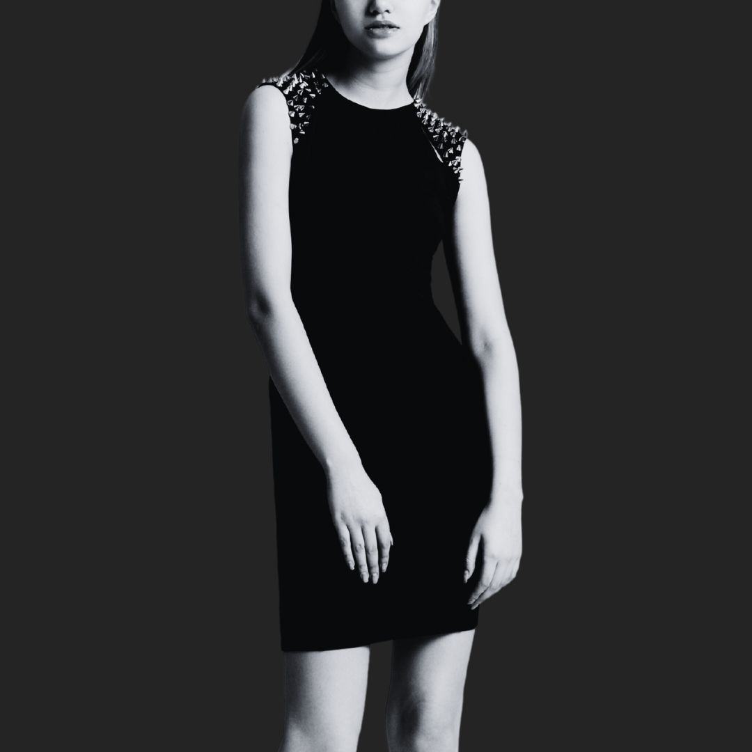 痩せた細いモデル体型の女性モデル