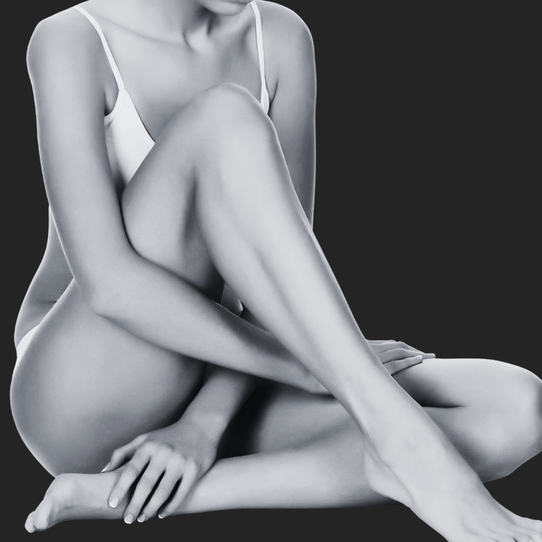 ボディメイクをして痩せた細いモデル体型の女性モデル